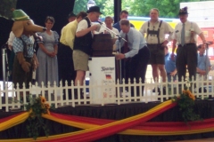 2005: Mayor Richard taps the keg
