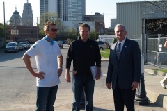 Phil Keoghan, Mitch Graham and Mayor Tom Henry