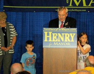 Sandy Kennedy, Mayor Tom Henry and his grandchildren