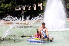 2015/08/01: Paddling around in a downtown fountain