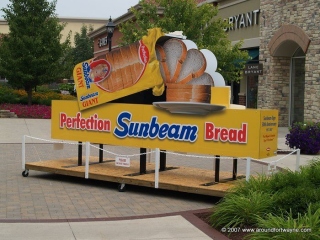 Where in the world is the Sunbeam Bread sign?