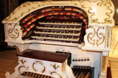 Grande Page Pipe Organ