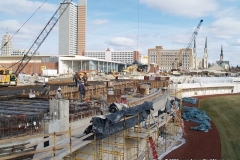 2009/03/22: Work continues on the north side concourse