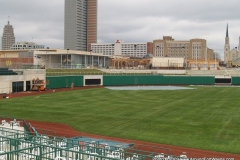 2009/04/03: Outfield wall