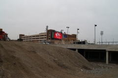 2009/04/13: Behind the concourse