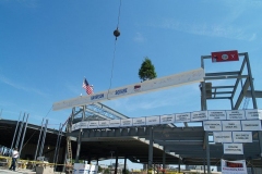 2009/07/01: Lifting the final beam into place