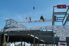 2009/07/01: Lifting the final beam into place