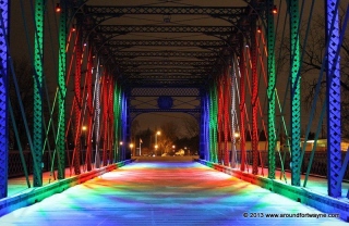 Holiday lights on the historic Wells Street Bridge