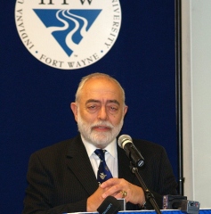 IPFW Chancellor Michael Wartell