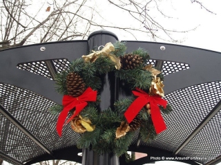 Wells Street Christmas Wreath
